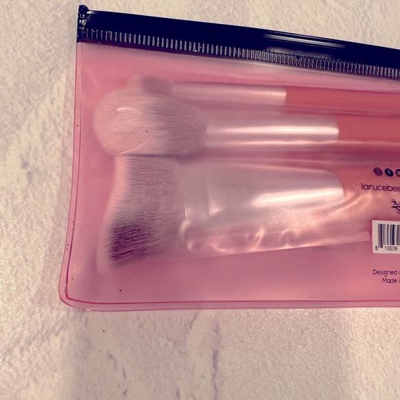 LARUCE BEAUTY 3-Piece Contour Brush Set with @ServicedbyE Limited Edition NEW! - Picture 5 of 6